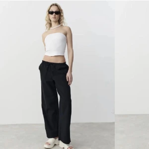 Linnebyxor  - Säljer dessa populära lågmidjade linnebyxorna från HM. Använda enstaka gånger🥰🥰