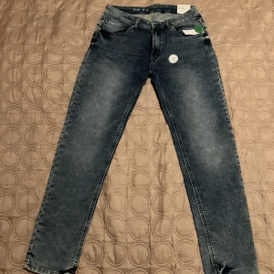 Jeans - Super soft och strechy jeans från lindex. Ny med lappar
