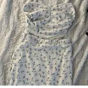 Tvådelat set storlek S - Kjol och topp storlek S