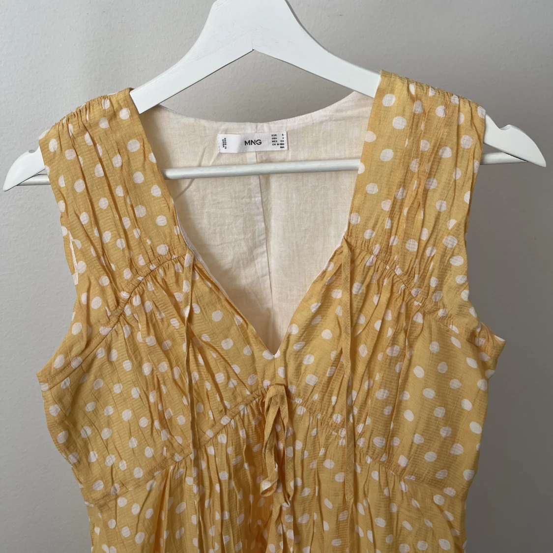 Prickig klänning  - 90