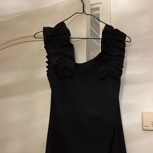 Svart klänning - Svart super fin klänning