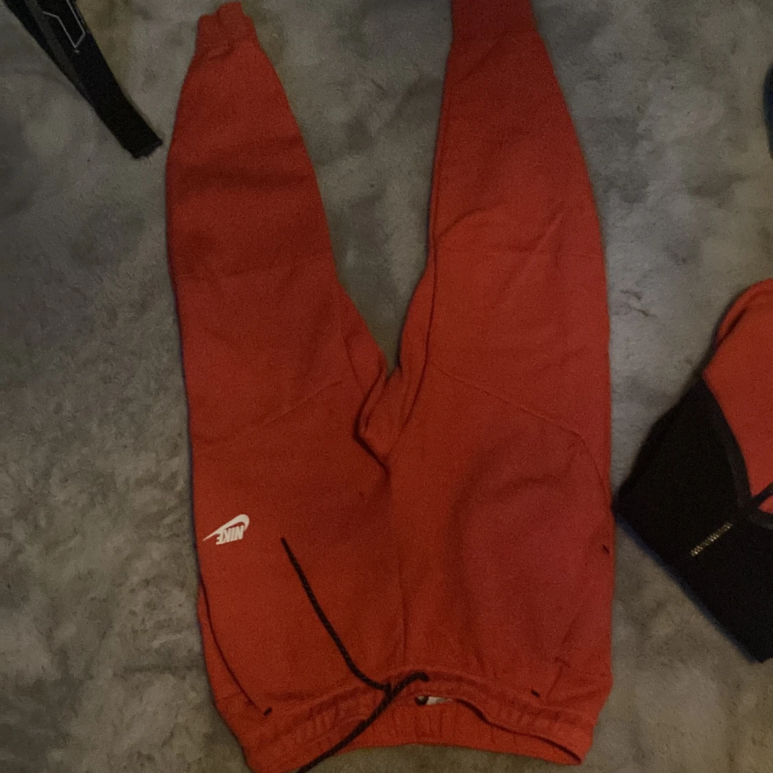 Nike tech fleece röd och svart hela kittet - 90