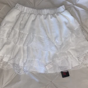 NY kjol - Såååå fin kjol! Helt ny! Strl S, resår i midjan! 