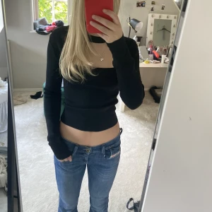 Topp från zara - Intressekoll på den här fina toppen från zara, använd ca 5 ggr!