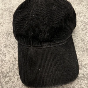 Wood Wood keps - Fin WW i keps, säljer då jag inte använder den mer :) nypris ca 5-600