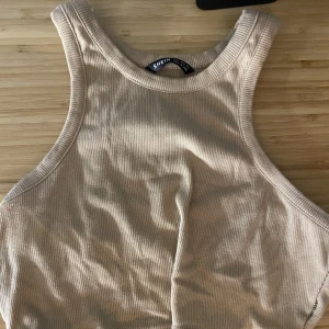 Beige linne - !!Beige linne från Shein i storlek Xs men passar S även. Oanvänd!!
