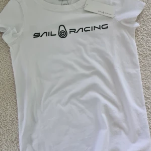 Sail Racing T -shirt - Helt nya med priss lapp Xs storlek  