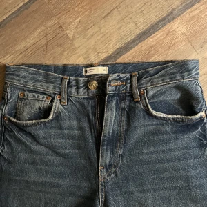 Jeans GinaTricot - Jeans från Gina Tricot. Använda en gång. Storlek 38