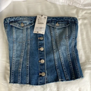 Jeanstopp från Zara  - Oandvönd prislappen sitter kvar, superfin men fick aldrig Användning av den