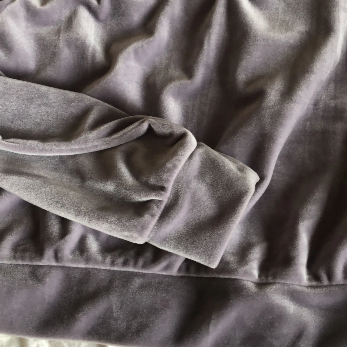 Gosig grå/lila tröja  - 91