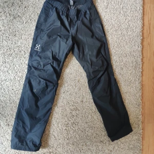 Haglöfs byxor - Haglöfs byxor bra skick. Passar ungefär 175-180 cm