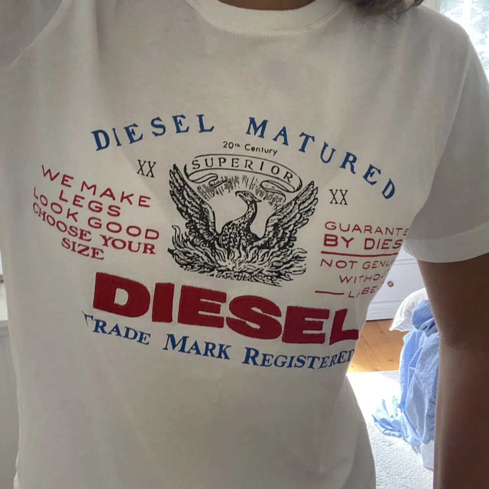 Skit snygg t-shirt från Diesel!🔥Aldrig använd (bara på bilderna). . T-shirts.