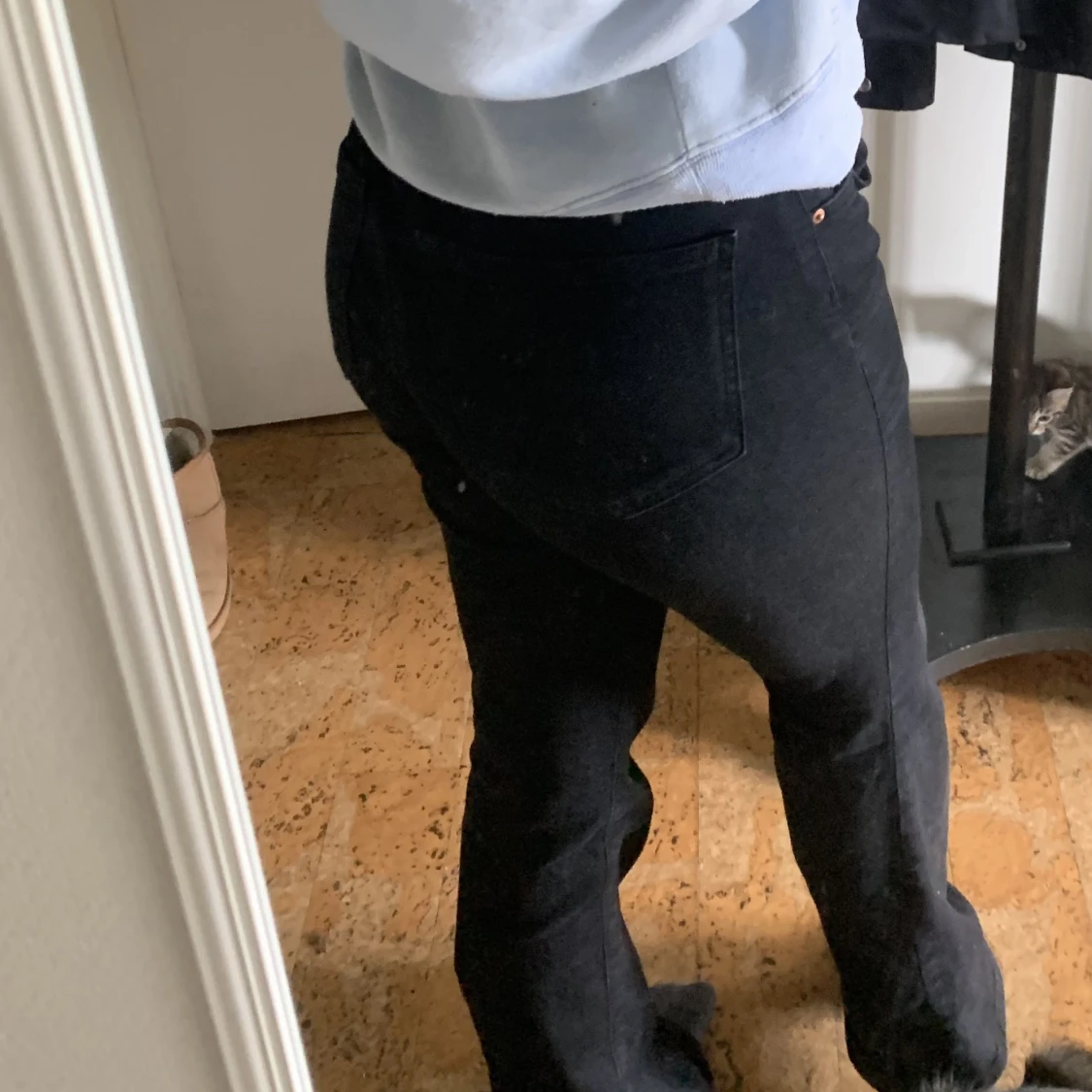 Lågmidjade bootcut jeans från Gina Tricot - 90