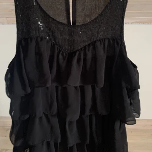 Festtopp🖤 - Kommer inte till användning, köpare står för frakt😊😊