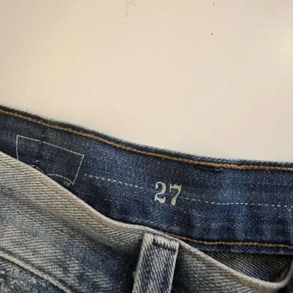 Jättefina ”vintage” jeansshorts från Levi’s. Har använts en del men är i gott skick.❤️. Shorts.