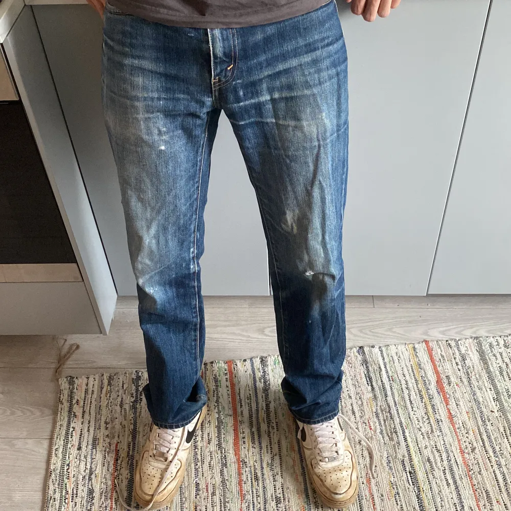 Min faders gamla 505 jeans. Är i bra skick och kvalite förutom lite små märke. W 32 L 34. Jeans & Byxor.