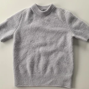 Ljusblå acne studios stickad tröja  - Tänkte sälja min stickade tröja från acne studios som inte kommer till användning längre! 