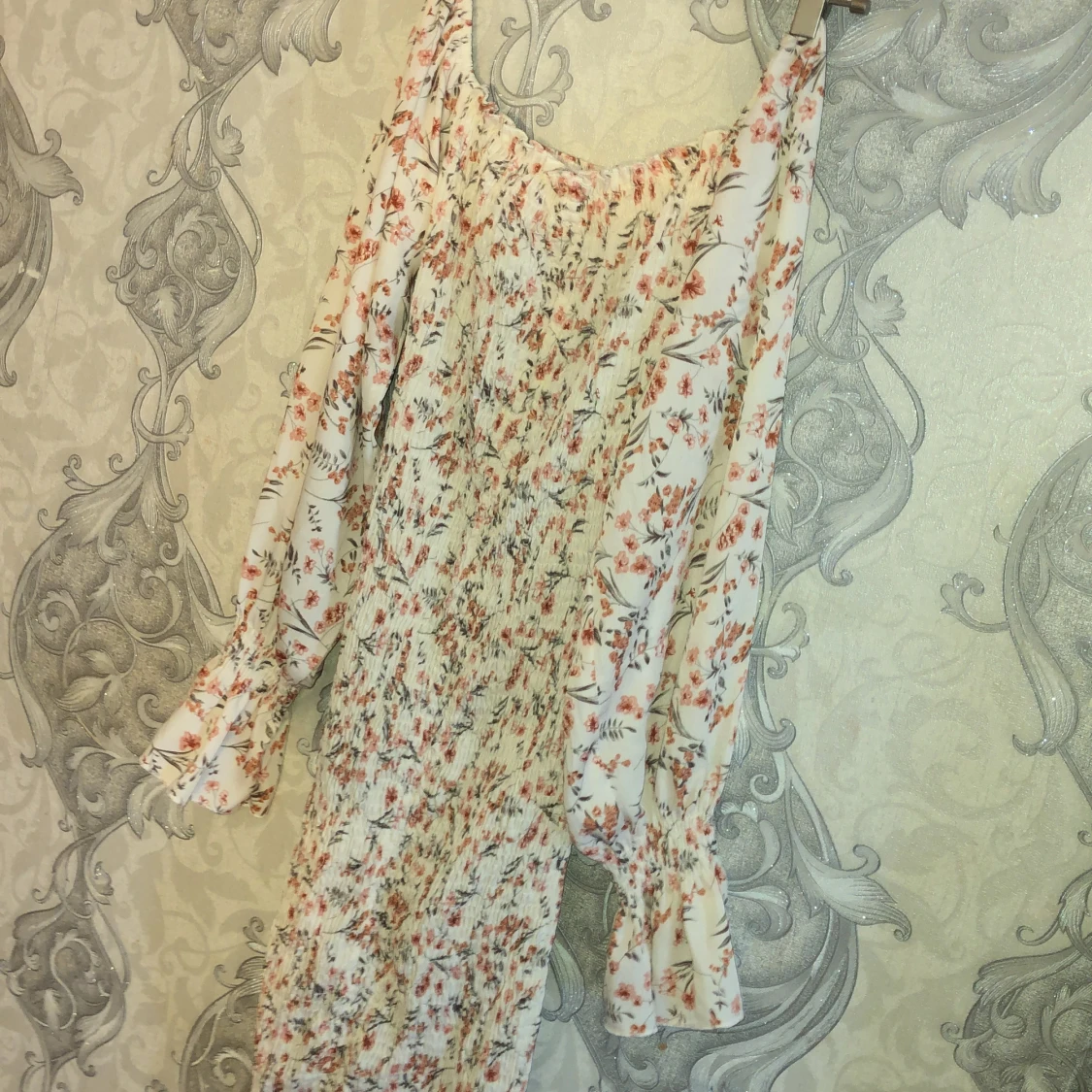 Fint blommig sommarklänning  - 90