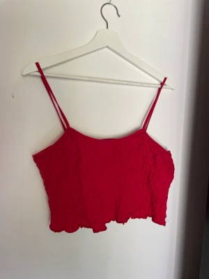 Rött linne - Fint kort linne