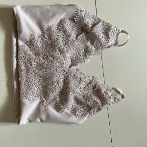 Topp - Super söt topp med justerbara band! Använd 2 gånger!