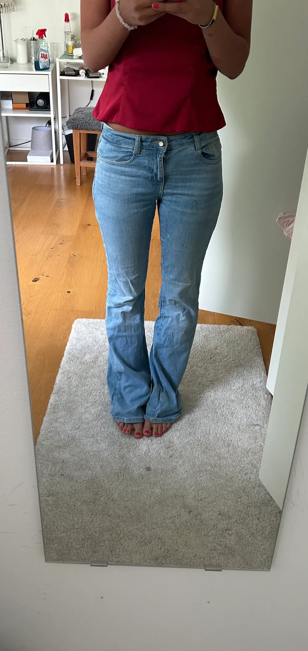 Fina Bootcut byxor, trasiga nertill, väldigt långa. Jeans & Byxor.