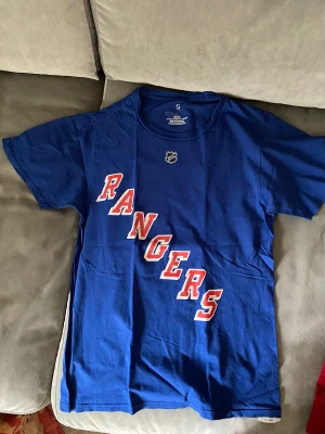 Rangers t-shirt - Rangers t-shirt är inte använt så mycket. 