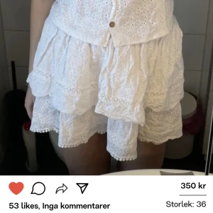 Kjol - Säljer denna jätte fina kjol jag har köpt på Plick, då den inte passade. Perfekt för sommarn men även senare till hösten