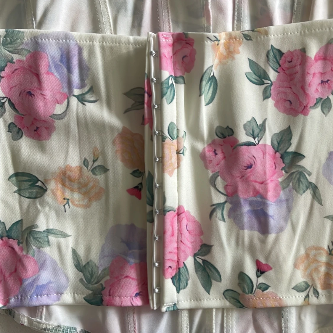 Blommig korsett - 91