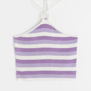 Lila halterneck / knyt - Lite missfärgad i tvätten men annars nästan så god som ny 💜