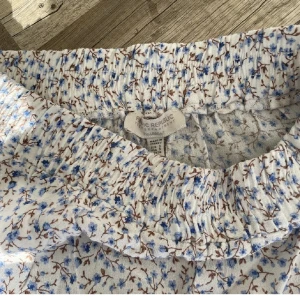 Superfin kjol  - säljer min favorit kjol då den blivit för liten. I bra skick, 50kr + frakt🌸 Bara att skriva vid frågor💞