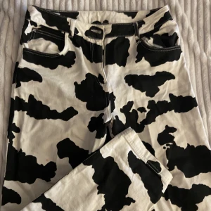 Cowprint Jeans - Jeans i komönster 