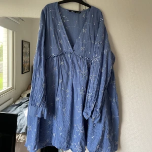 Zara klänning  - Söt blå klänning, skriv för fler bilder🥰