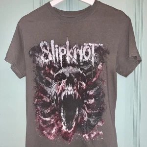 Slipknot t-shirt - Köpt på touren 2020. Originalpris ca 400 kr. Nyskick, sparsamt använd.