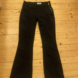 Jeans - Ett par jeans från carlings som ja aldrig använt och säljer eftersom att dom e för små för mig.🩷