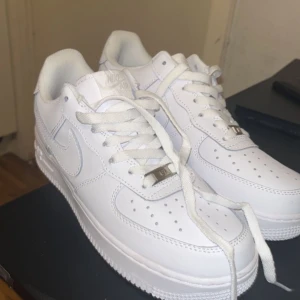 Air force - Säljer ett par oanvända Air force skor. Skick 10/10.