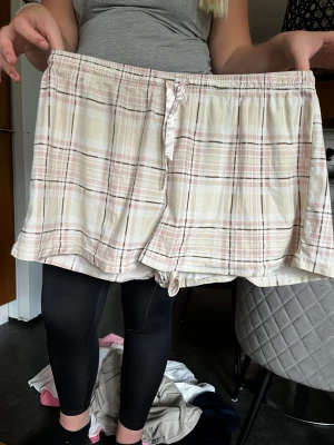 Två par mjukis shorts  - Använt skick 