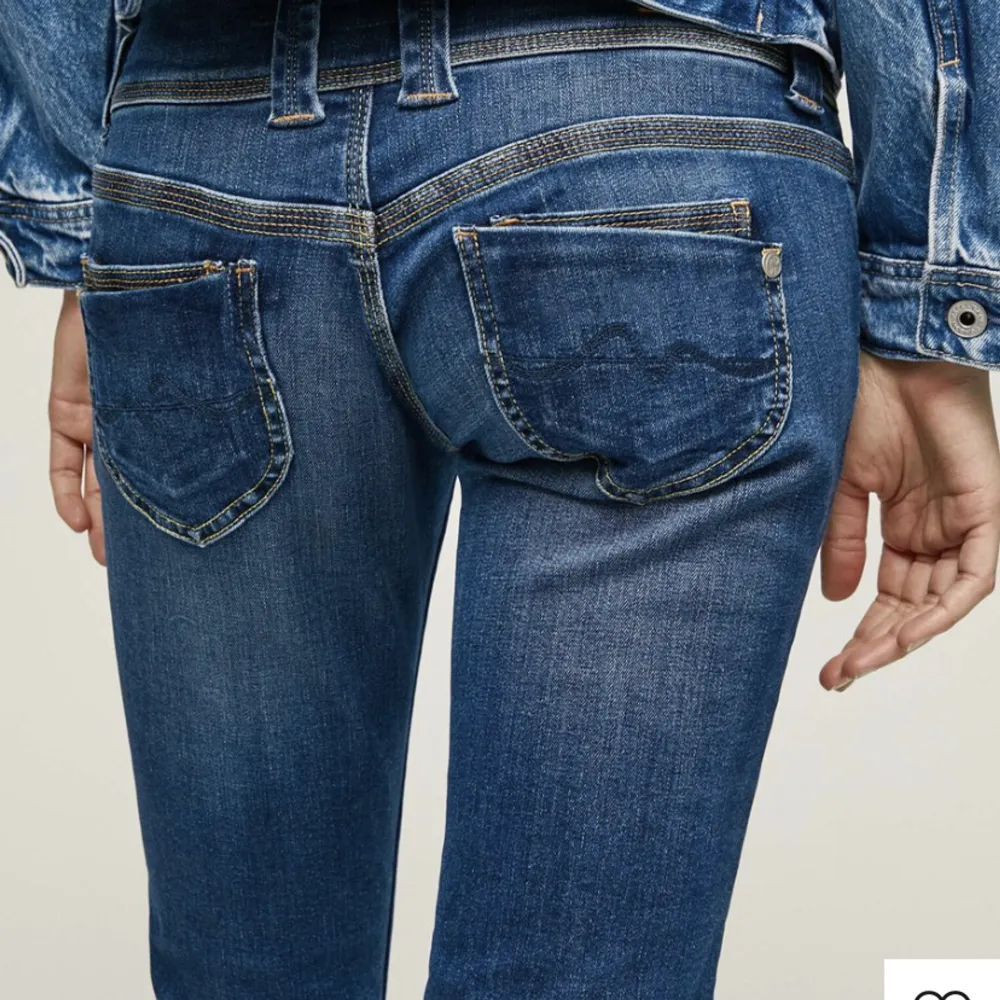 Helt oanvända Pepe Jeans!! Kommer ej till användning. Modell: Pepe Jeans Venus Slim fit. Köpta för 700 på rea. Kan tänka mig byta mot ett par ltb jeans 25/30. Jeans & Byxor.