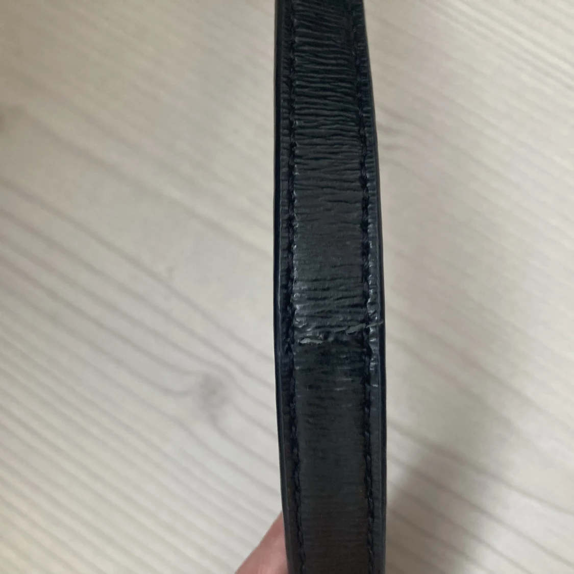 DKNY handväska i svart - 90