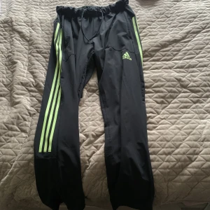 Adidas byxor  - Aldrig använda, använd inte köp nu