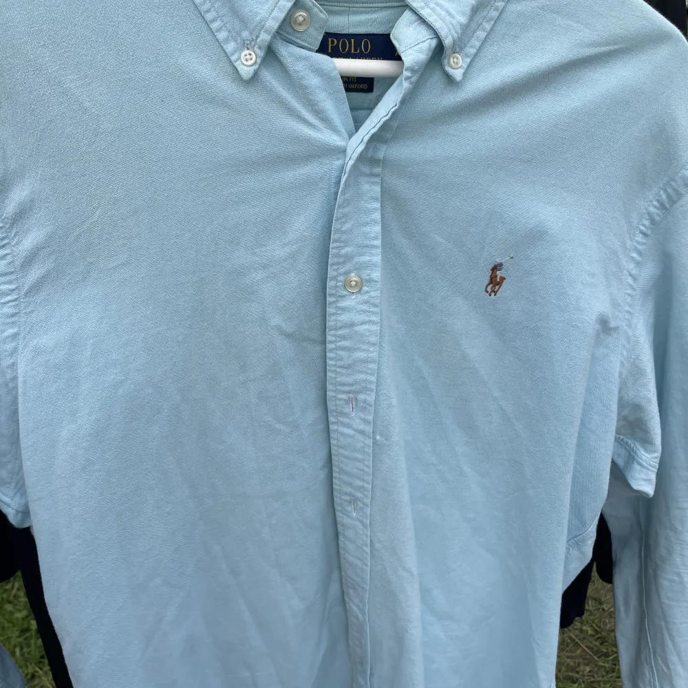 Fin skjorta från märket Ralph Lauren i storlek XL . Skjortor.
