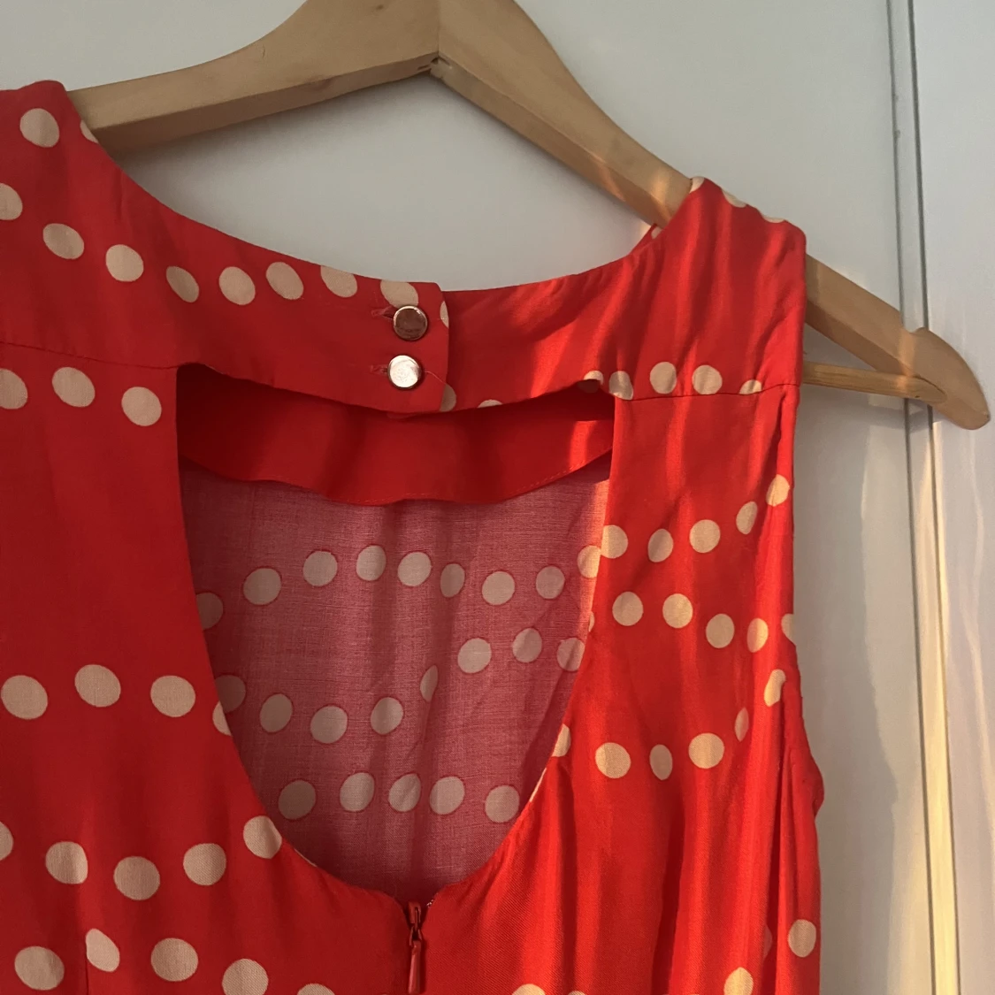 Prickig klänning  - 91