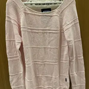 Säljer denna jätte fina stickade rosa SEBAGO tröja 😊