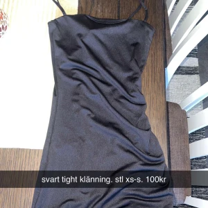 Klänning - 100kr per klänning. stl Xs-s