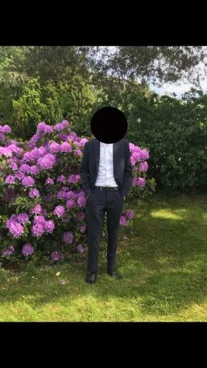 Kostym kille  - Storlek 46, 800 med skjortan 700 bara kostymen, använd en gång