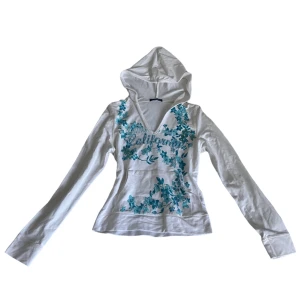 Vit hoodie - Kontakta vid intresse <3