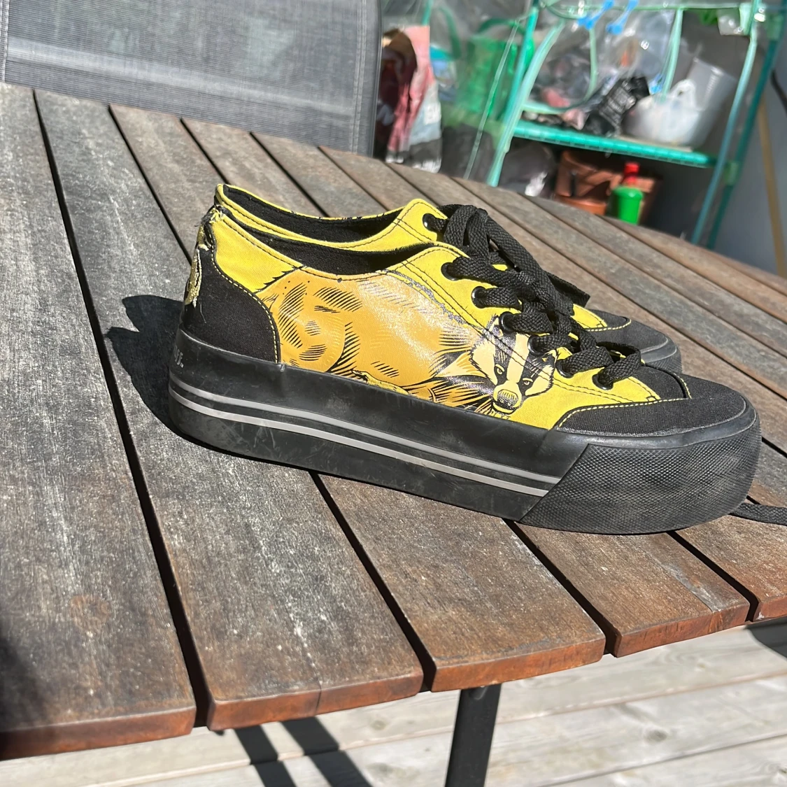Huffelpuff sneakers
