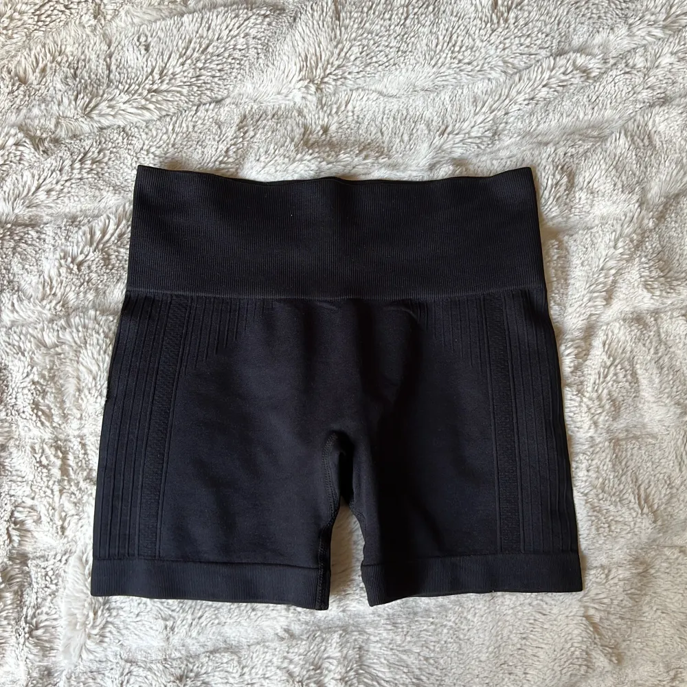 Träningsshorts från Primark. Aldrig använda, dock ingen tagg kvar.. Shorts.