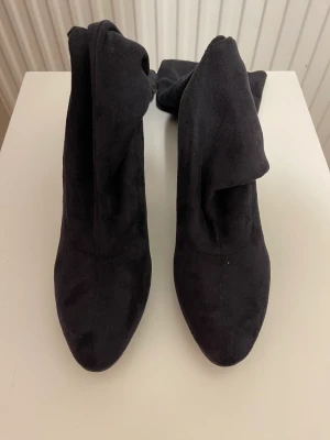 Klackskor  - Väldigt fina klackskor i storlek 39 