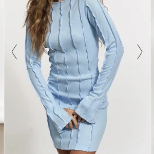 Klänning Hanna Schönberg NA-KD  - Hej! Säljer en klänning från Hanna Schönbergs kollektion med NA-KD. Använd typ 2 gånger. Storlek XS 