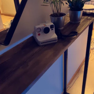 Polaroid kamera - Den funkar jätte bra har aldrig strulat i min ägo säljer den av anledningen att jag inte använder den längre